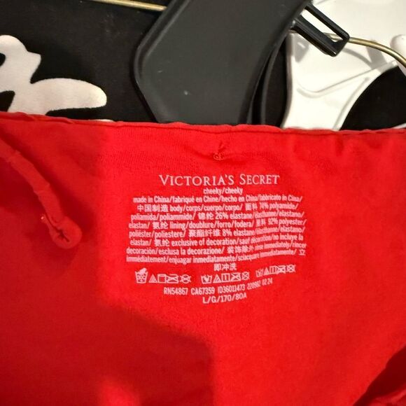 New Victoria’s Secret Red Tie-Side Bikini Bottom size large - Picture 6 of 6